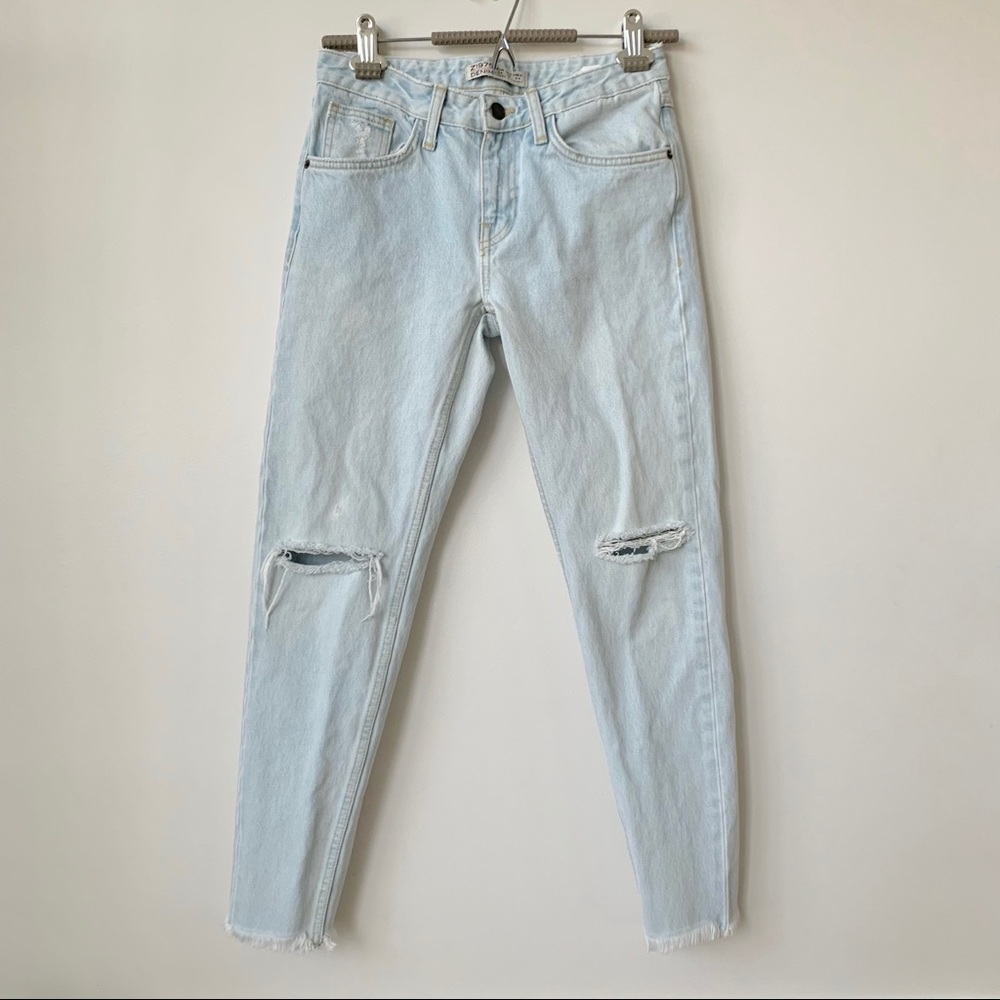 ZARA | DISTRESSED CLASSIC SKINNY MID RISE LIGHT WASH DENIM ANKLE JEAN